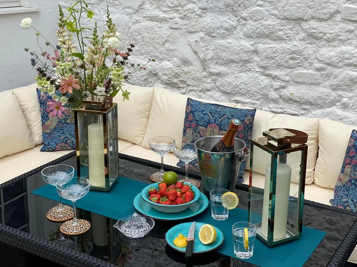 Cramwell Cottage, The Ley Arms Exeter